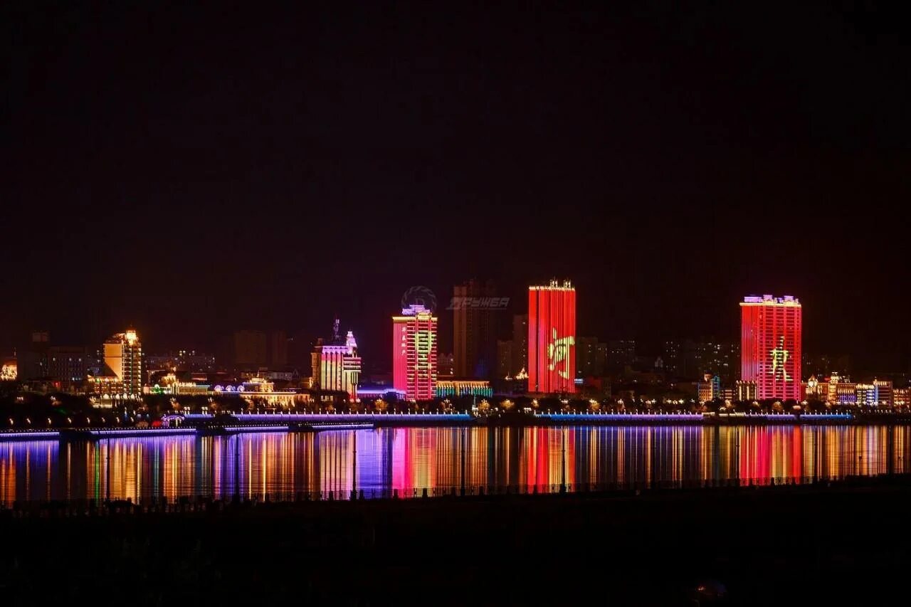 Хэйхэ. Хэйхэ город. Хэйхэ город в китае. Город хэйхэ китай и благовещенск. Благовещенск хэйхэ контраст.