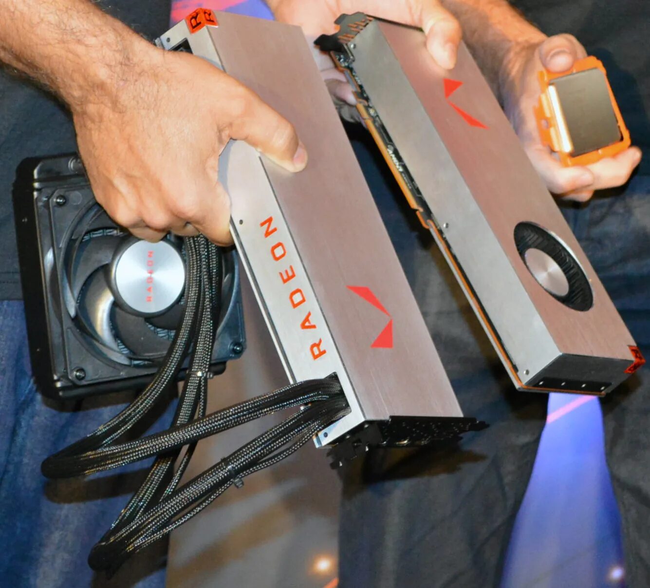 Rx vega 64 купить. RX Vega 64. AMD RX Vega 64. RX Vega 9. Radeon RX Vega 64 Liquid.