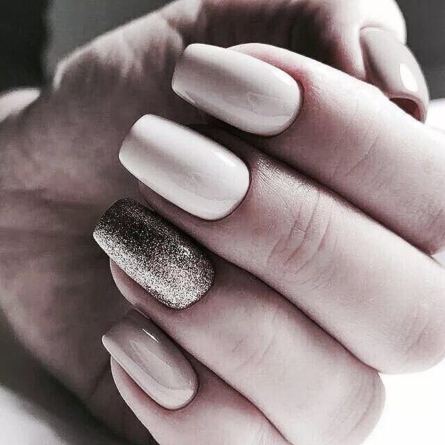 Сочетание бежевого цвета в маникюре fall nails Fall manicure, Thanksgiving nails, Thanksgiving nails color