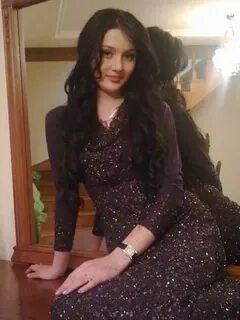 Qizning shishgan mushukining fotosurati