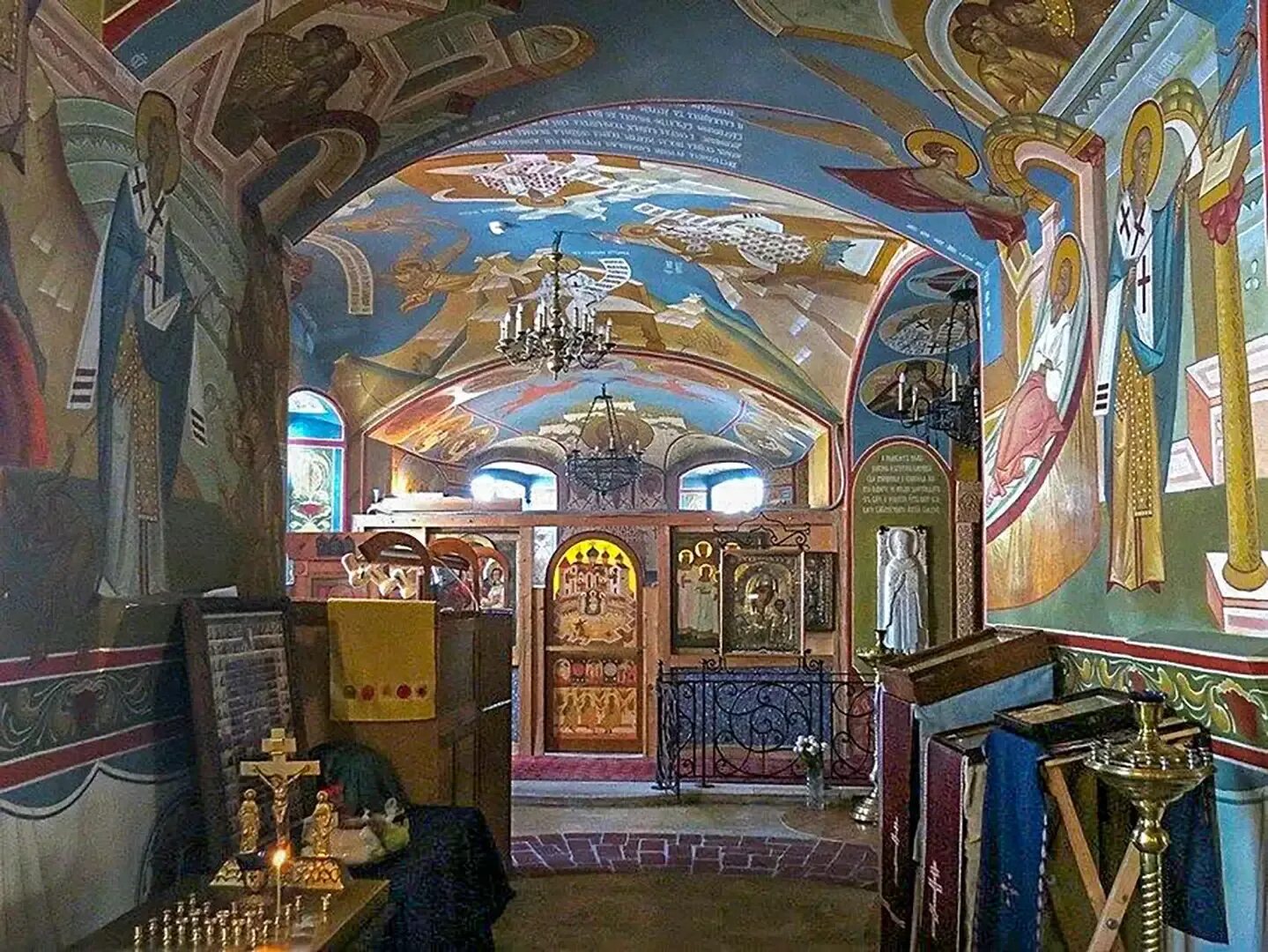 Феодор студит храм. Церковь феодора студита у никитских ворот. храм преподобного феодора студита. внутри храма феодора студита у никитских ворот. иконы храма феодора студита у никитских.