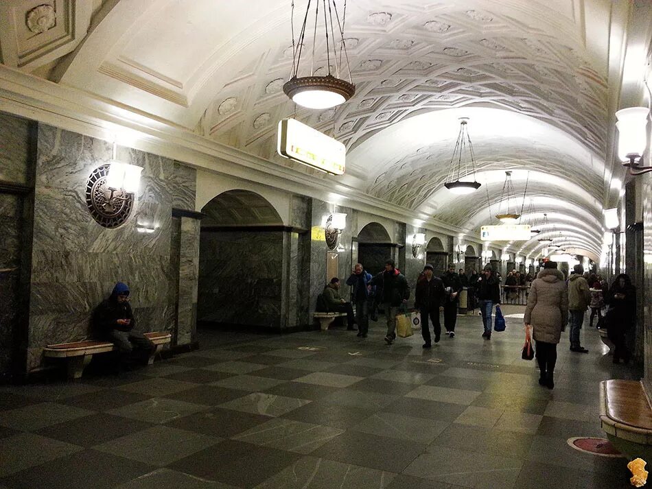 Метро курская арбатско. Станция Курская Арбатско-Покровской линии. Метро Курская радиальная. Курская (станция метро, Арбатско-Покровская линия). Станция Арбатская Арбатско-Покровская линия.