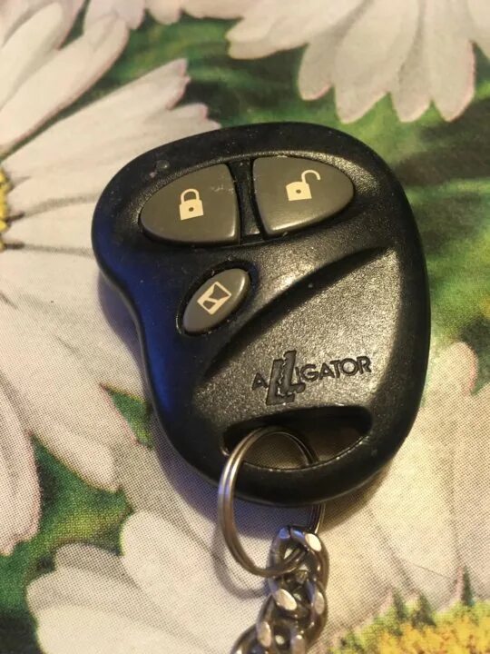 брелок сигнализации аллигатор тд 350. пульт дистанционного управления сигнализации аллигатор s325. Alligator пульт сигнализации 434 mhz sst. корпус брелка сигнализации alligator s275jr. Alligator m425 брелок.