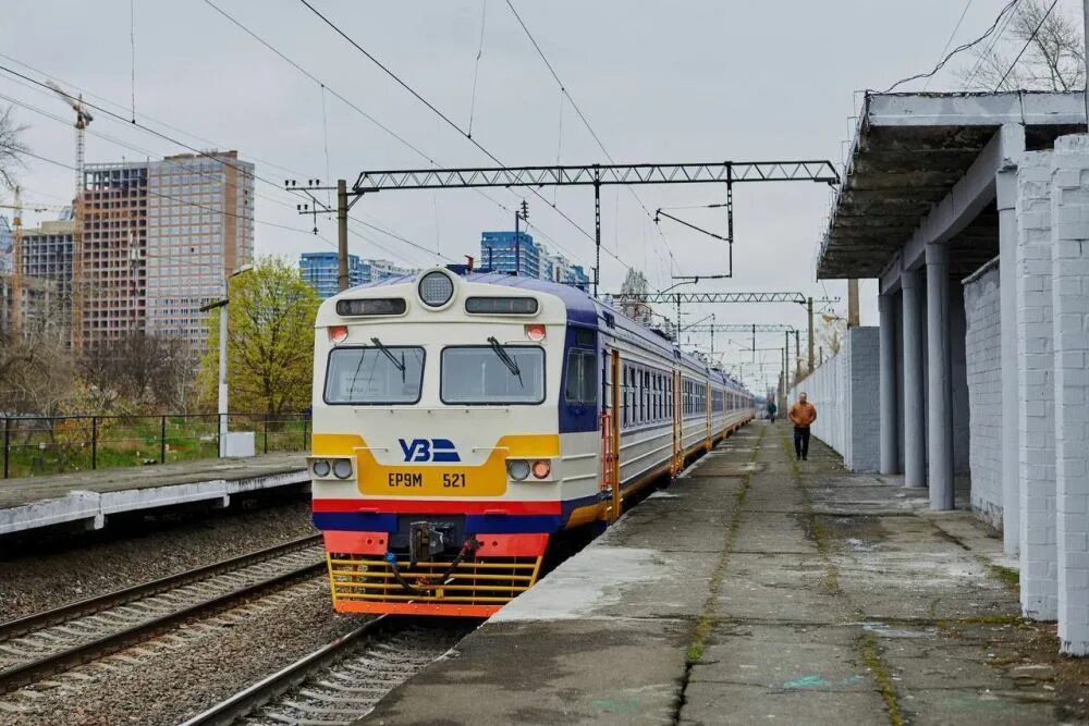 Киевская городская электричка. Киевская Кольцевая электричка. Электрички в Киеве. Поезд Киев.