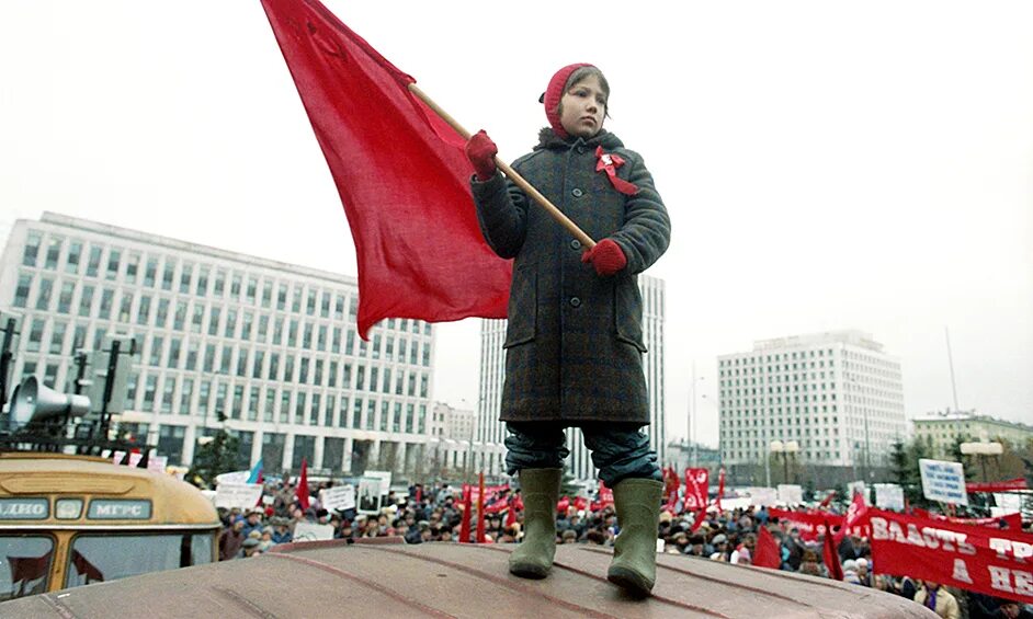 Году советский союз прекратил свое существование. Горбачев 25 декабря 1991. 25 Декабря 1991 Москва. Кремль 25 декабря 1991. СССР 25 декабря 1991 года.