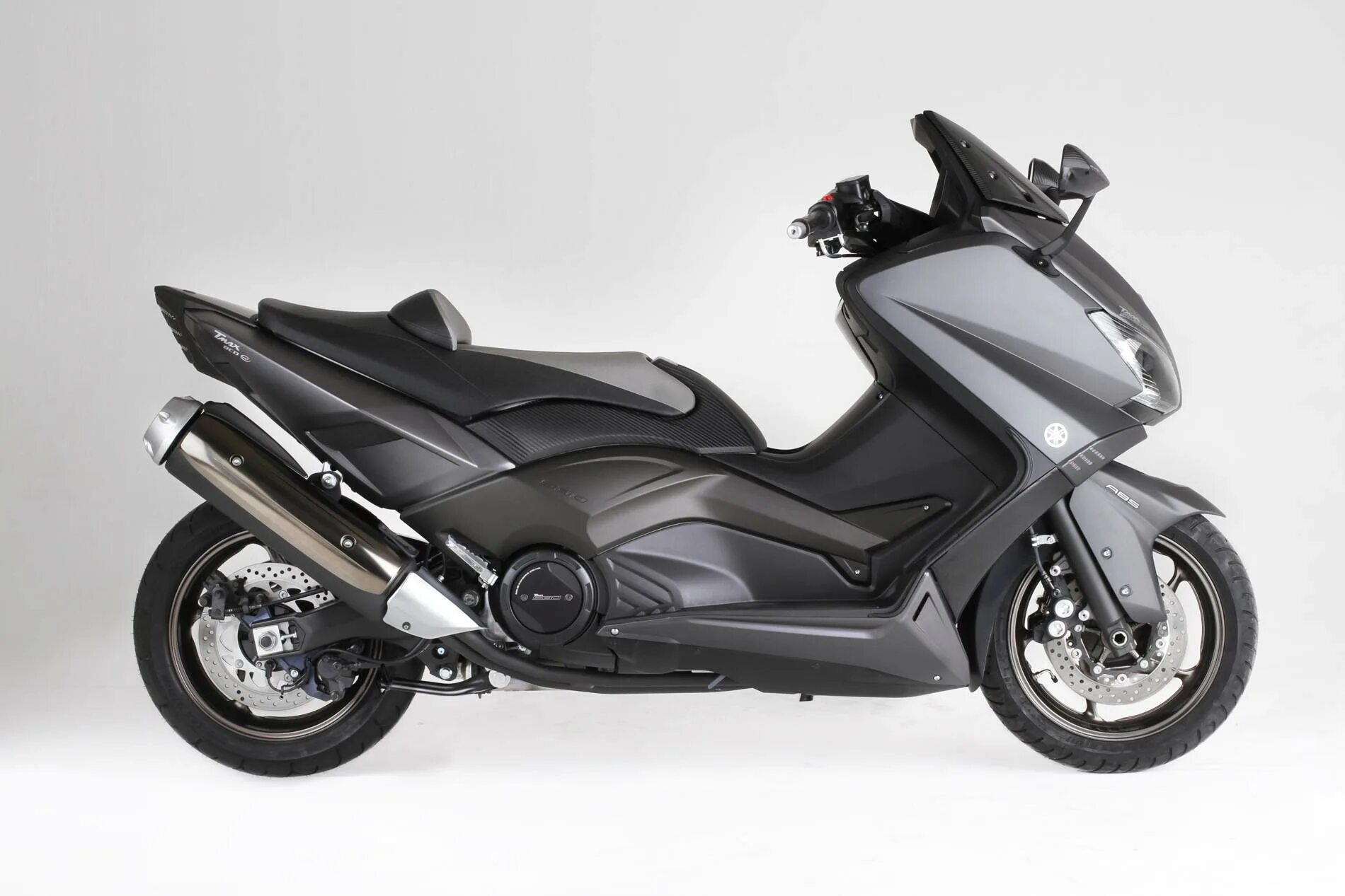 Купить скутер макс. Yamaha TMAX 530. Ямаха т Макс 560. Максискутер Yamaha TMAX 530. Ямаха т Макс 530.