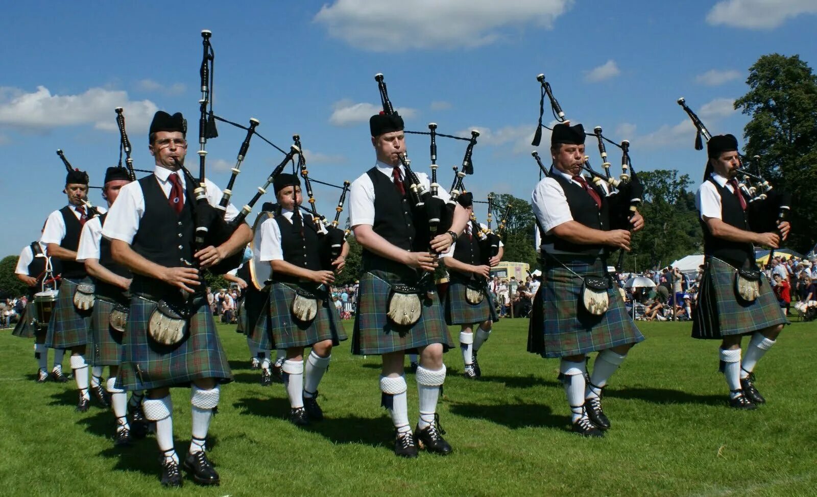 Песни британии. Шотландия традиции килт. Музыкальные традиции Англии. Культура Шотландии. Национальные традиции Шотландии.