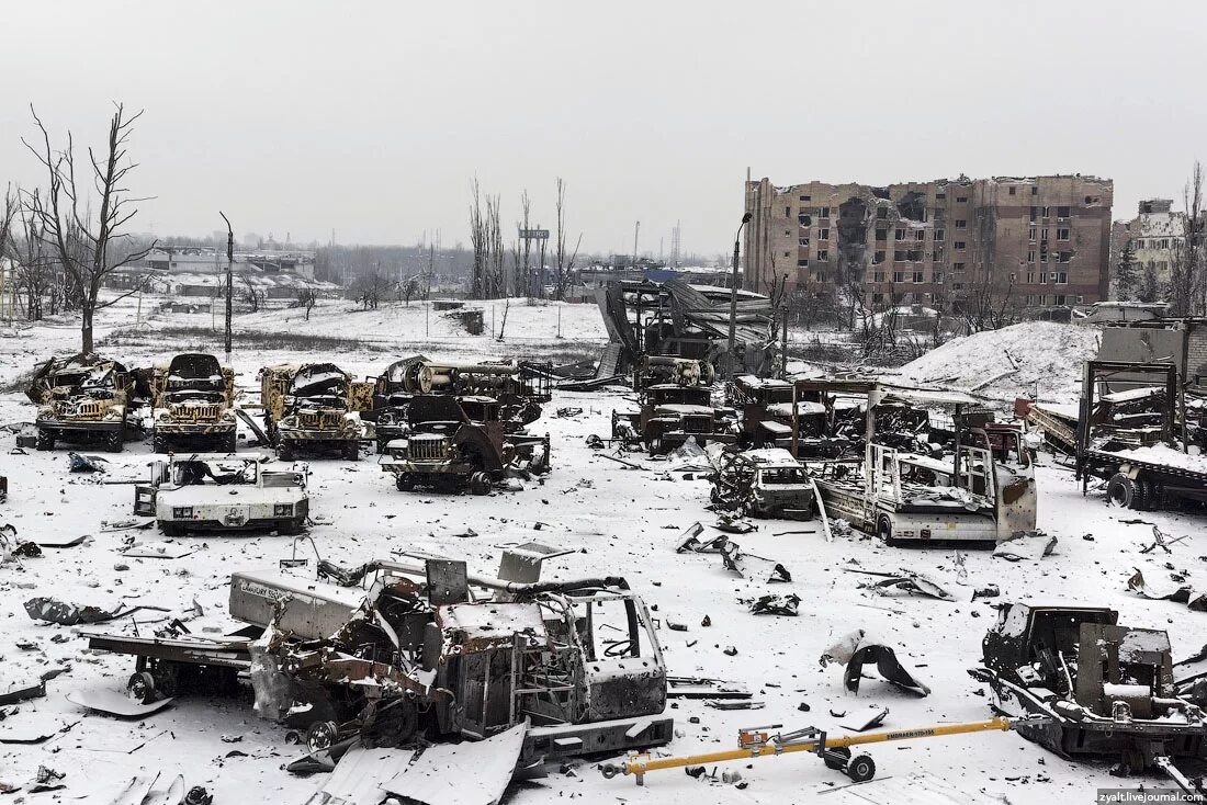 Фото донецка сегодня. Аэропорт Донецк 2015. Донецк разрушения аэропорт. Аэропорт Донецк 2020. Донецк 2020 руины.