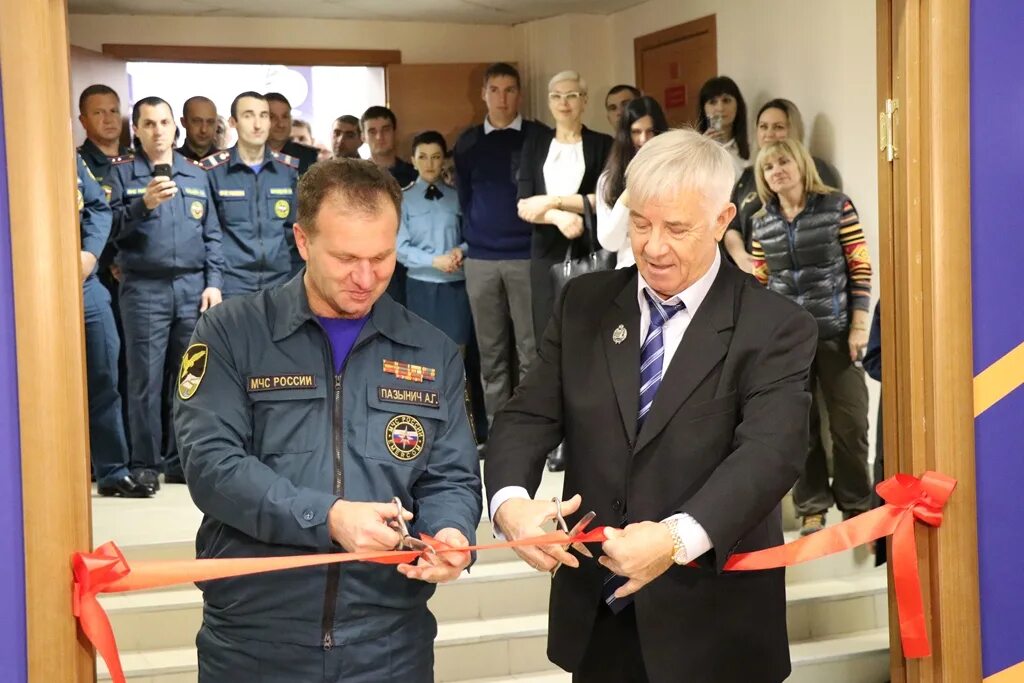 Аварийно спасательные формирования го. Аварийно-спасательные службы и формирования. Поисково-спасательные работы. Начальник гу мчс россии по владимирской области купин. Проф аварийно спасат служба г.