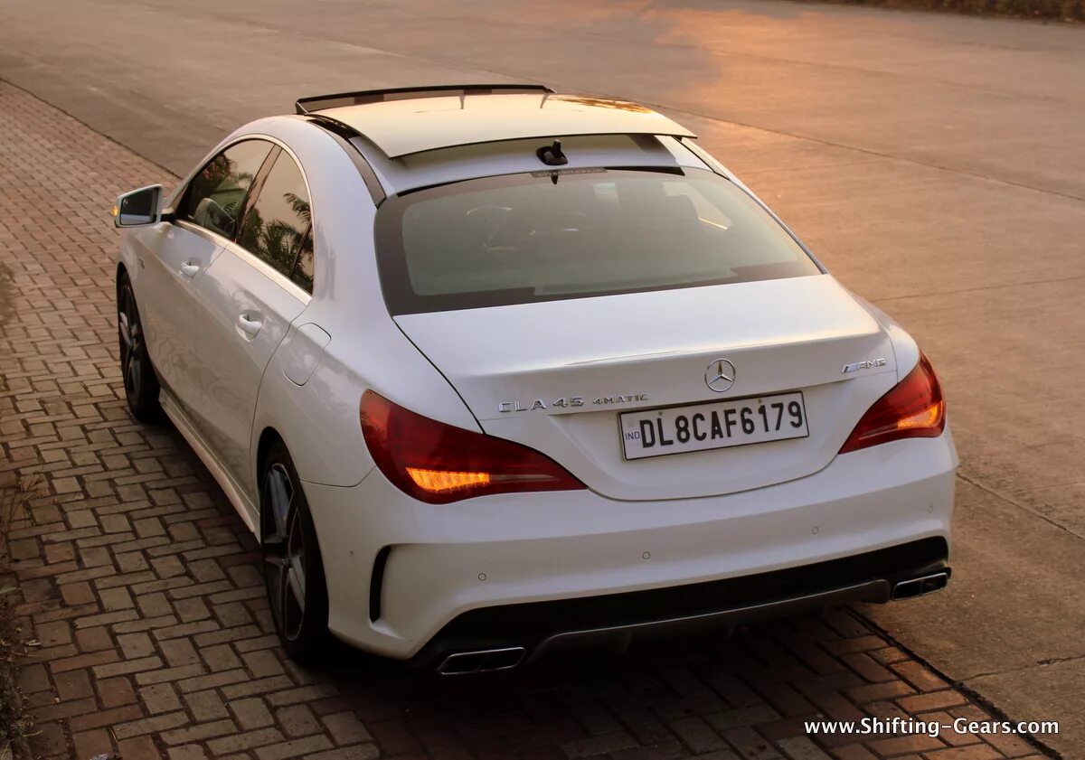 CLA 200 Mercedes крыша. Mercedes CLA 200 С люком. Mercedes CLA панорамная крыша. Люк CLA Mercedes.