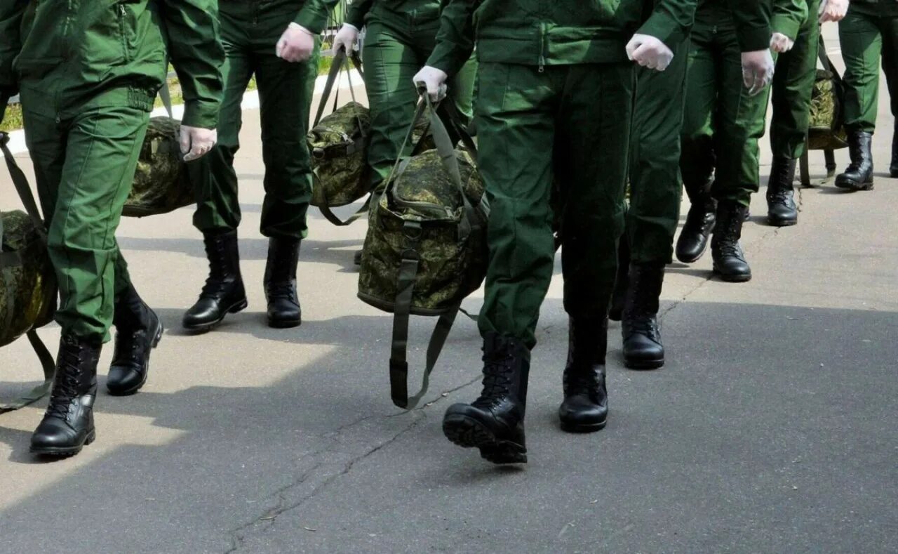 Рядовой контрактник. Военные срочники. Солдат контрактник. Военнослужащие россии. Военная подготовка.