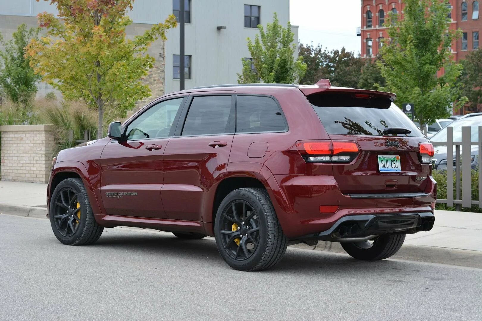 Jeep grand cherokee 2019. Джип гранд чероки trackhawk 2025. джип гранд чероки трекхок 2025. jeep grand cherokee srt trackhawk.