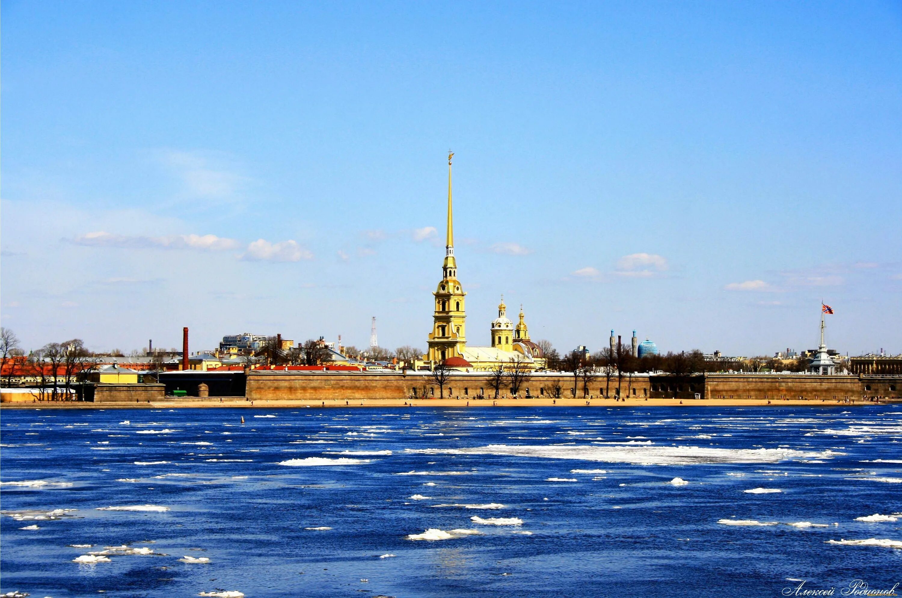 Петропавловская крепость в Санкт-Петербурге. Питер Петропавловская крепость. Петропавловская крепость с Невы.