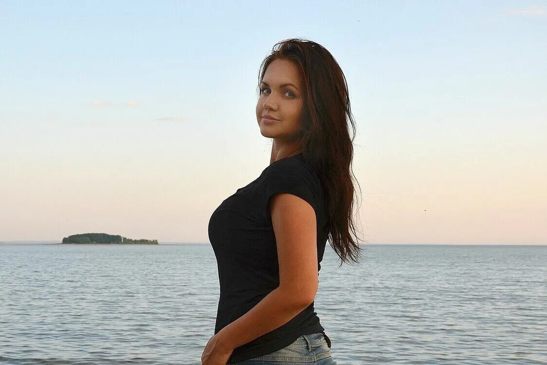 Картинки девушка лет 23