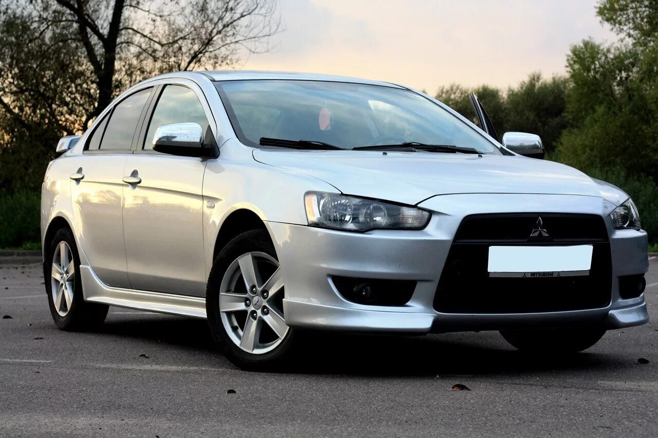 Купить лансер автомат. Mitsubishi Lancer 2. Мицубиси Лансер 2.0. Митсубиси Лансер 9 2.0. Лансер 2 литра.