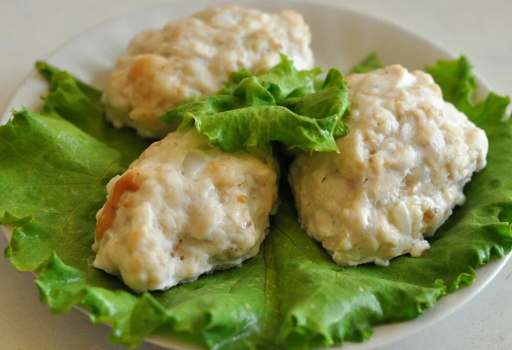Котлета куриная паровая. Котлета куриная паровая. Паровые котлеты из грудки. Кнели куриные. Паровые котлеты из грудки.