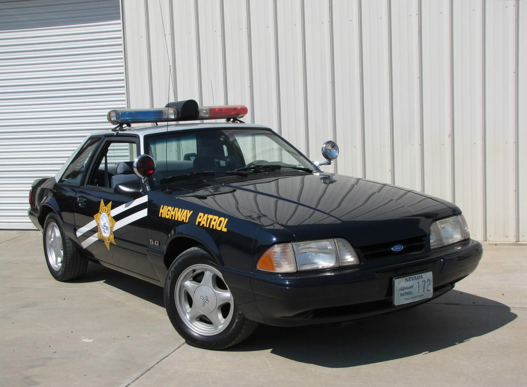 Полицейский мустанг. Форд 1992 полиция Мустанг. Ford Police Interceptor 1992. Mustang 2000 Police. Ford Mustang 1993 Police.