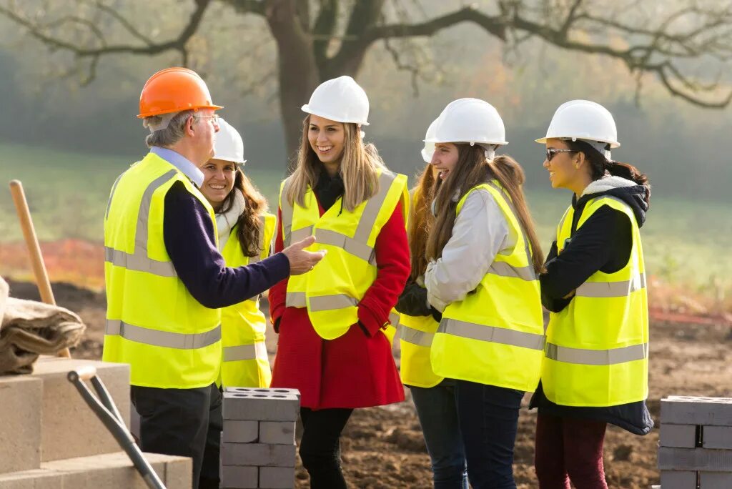 Специалист по охране руда. Прораб на стройке. Инжиниринг картинки. Строитель проектировщик. Fall arrest.