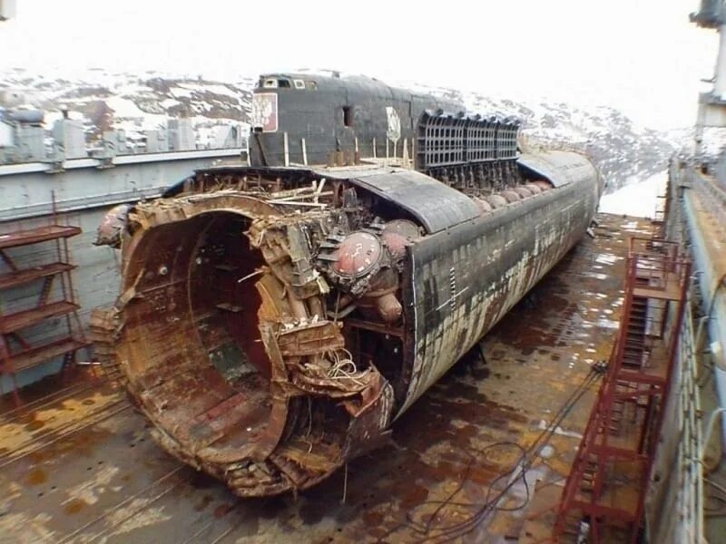 12 августа 2000 курск подводная лодка. Атомная подводная лодка курск. К-141 «курск». 12 августа 2000 курск подводная лодка. Курск подводная лодка спасенные.