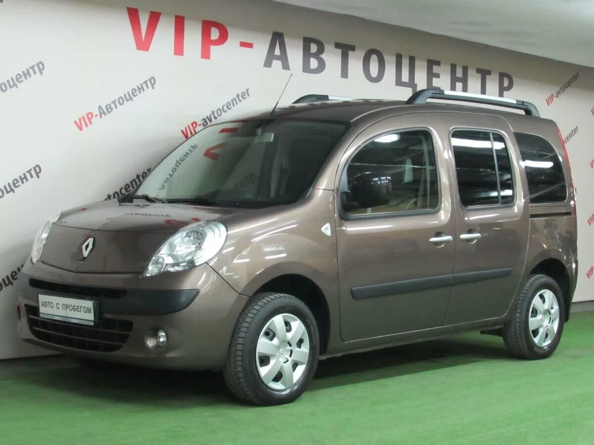 Купить рено кангу москве. Рено Кангу 2 Рестайлинг. Renault Kangoo коричневый. Рено Кангу в Москве. Рено-104.