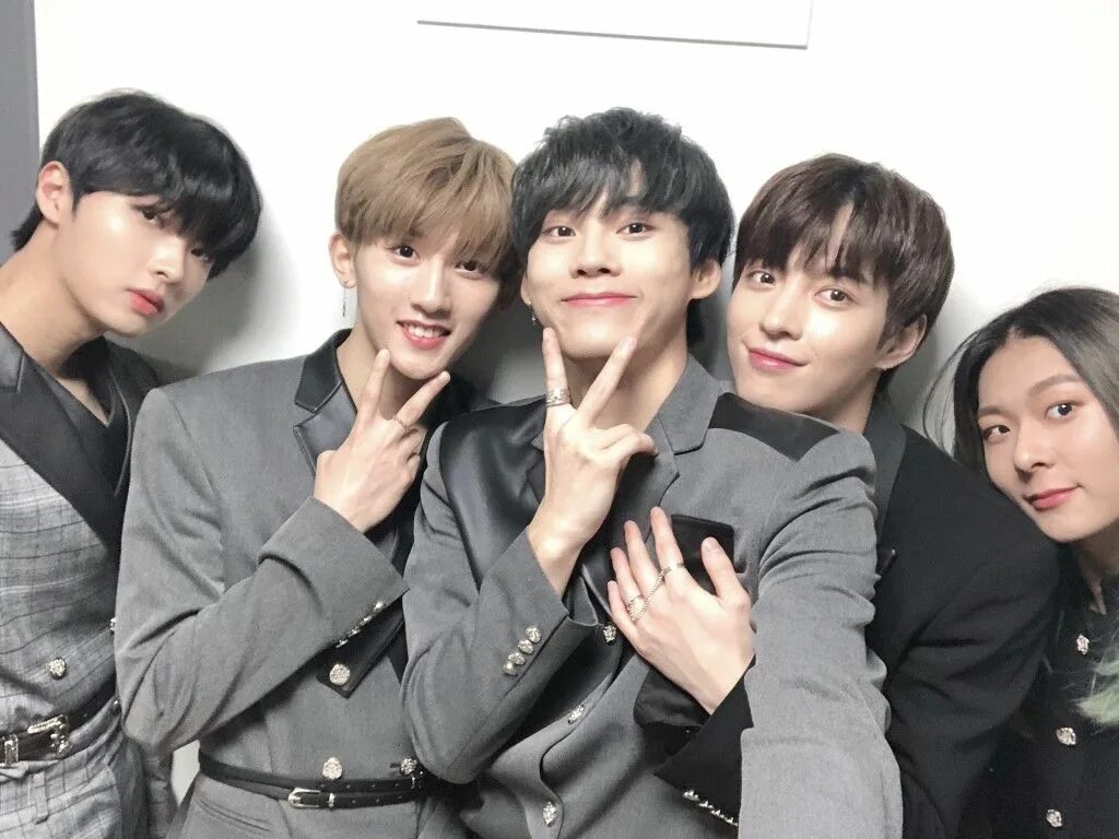 Omega x группа. Omega x группа участники. Группа десяти. Группа десяти. X1 группа.