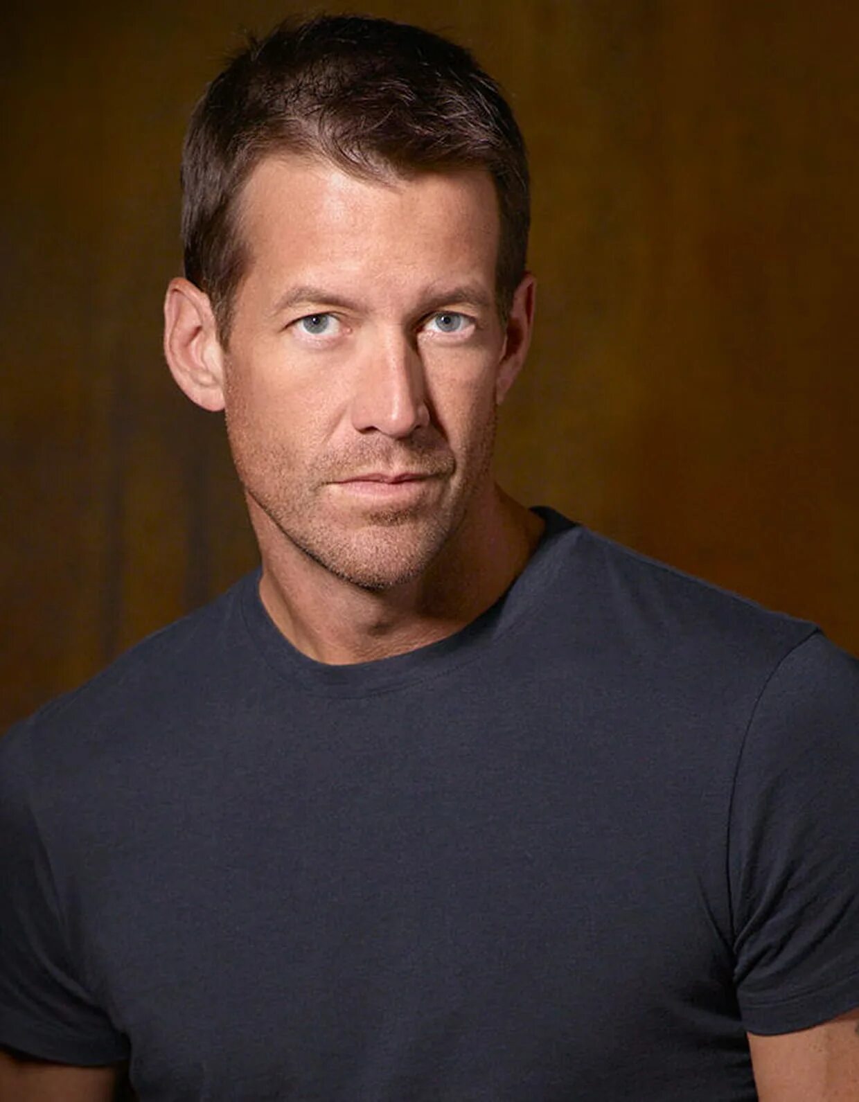 Mike delfino. Майк Дельфино актер.