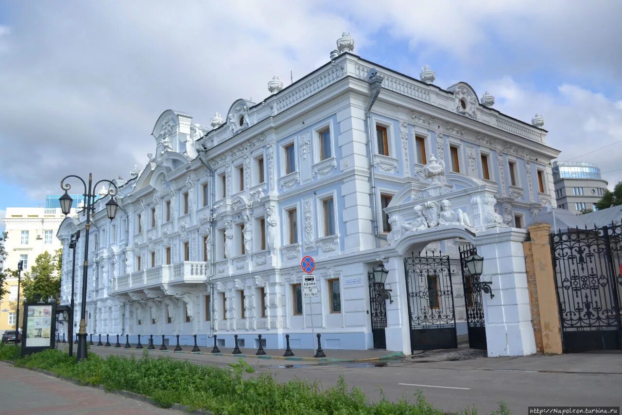 Дома музеи нижнего новгорода. Дом купца Рукавишникова Нижний Новгород. Усадьба с м Рукавишникова Нижний Новгород. Верхневолжская набережная усадьба Рукавишниковых. Усадьба Купцов Рукавишниковых Нижний Новгород.