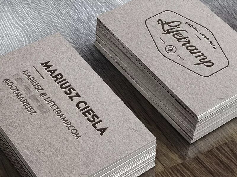 Печать на плотном картоне. Шершавая бумага для визиток. Печать картин на пластике. Дизайнерская бумага для визиток. Дизайнерский картон для печати визиток.