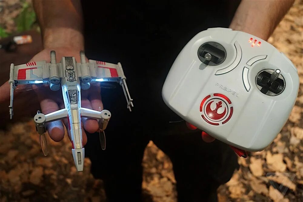 Битва дрон. Звёздные воины атака дронов. квадрокоптер star wars. квадрокоптер стар варс.
