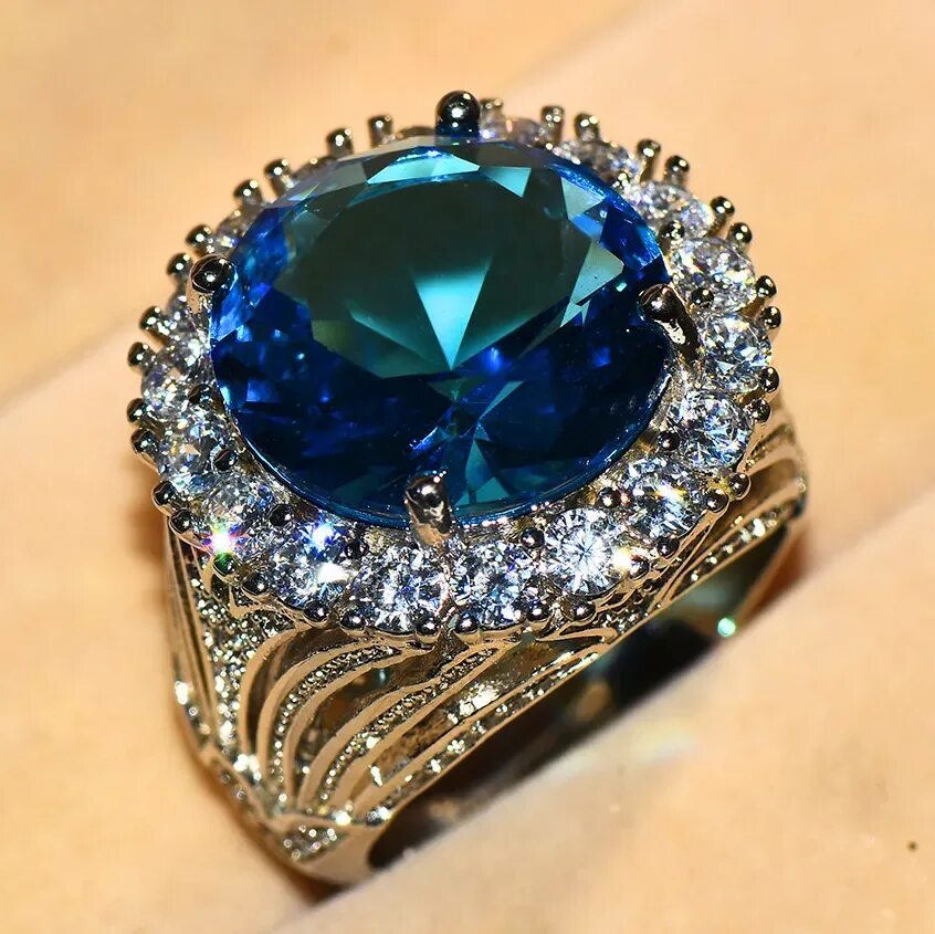 Кольцо с крупным камнем. Перстень с крупным камнем. Кольца с большими камнями. Кольцо с синим камнем.