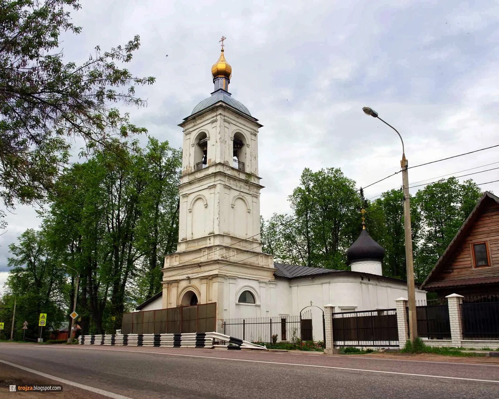 Трубино щелково. Сергиевский храм трубино. Сергиевский храм трубино. Трубино щелково. Трубино знаменская церковь.