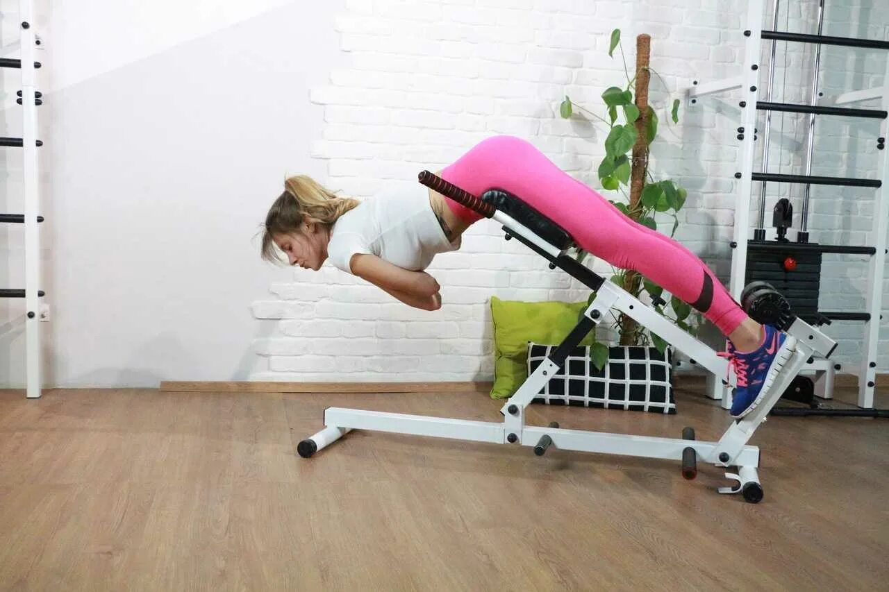 Упражнение гиперэкстензия. Наклонная гиперэкстензия smith fitness g31. гиперэкстензия 45 градусов техника. гиперэкстензия domyos. 3. гиперэкстензия.