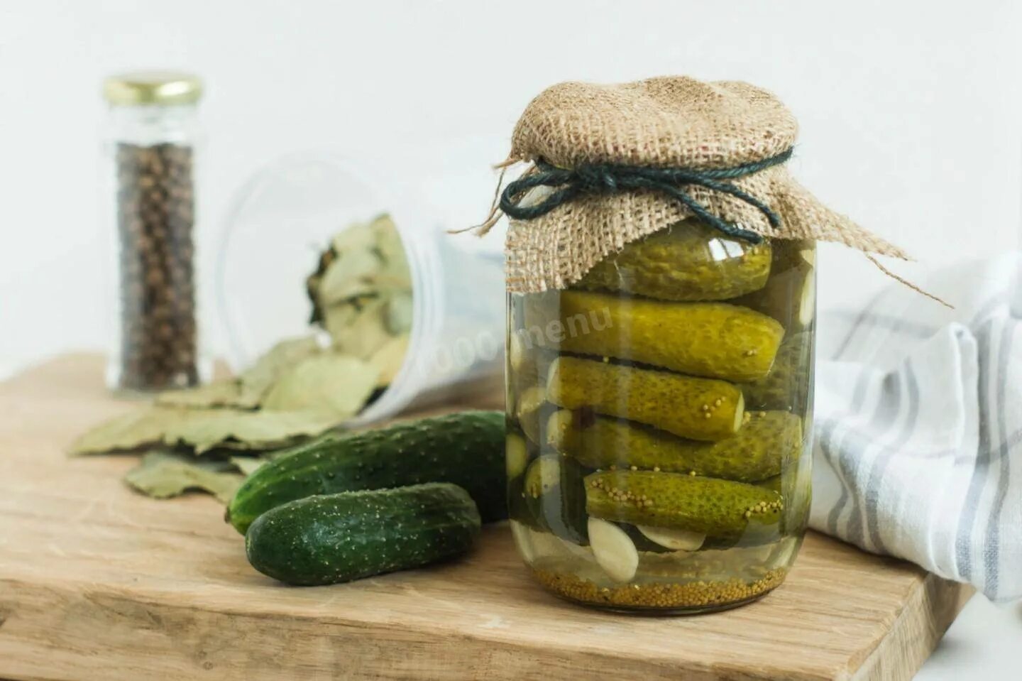 банка с рассолом. огурцы в банке во сне. огурцы в банке во сне. огурцы в банке во сне. малосольные огурцы в банке.
