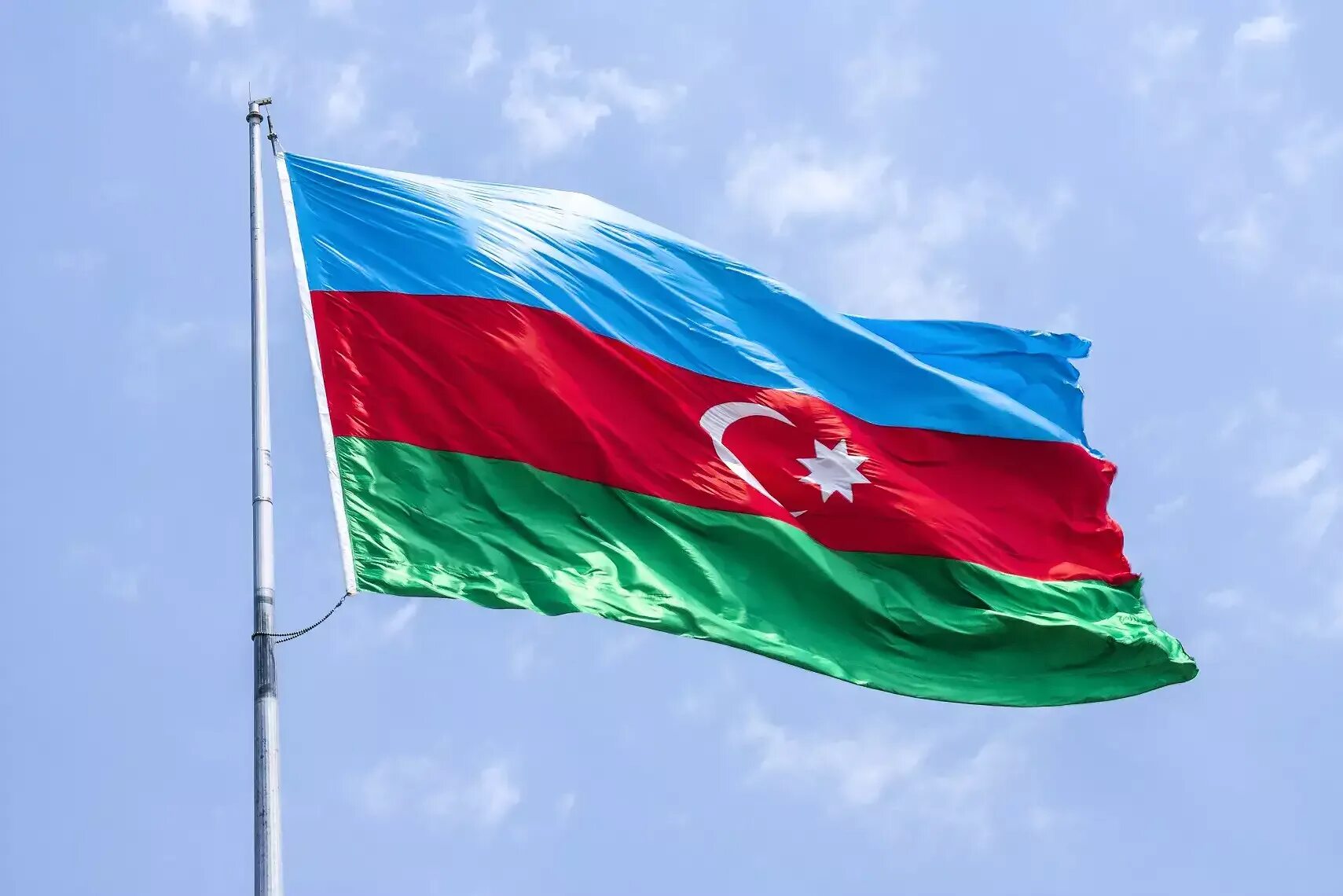 Respublika. Азербайджан Bayragi. Азербайджанский Байрак. Республика Азербайджан флаг. Развивающийся азербайджанский флаг.