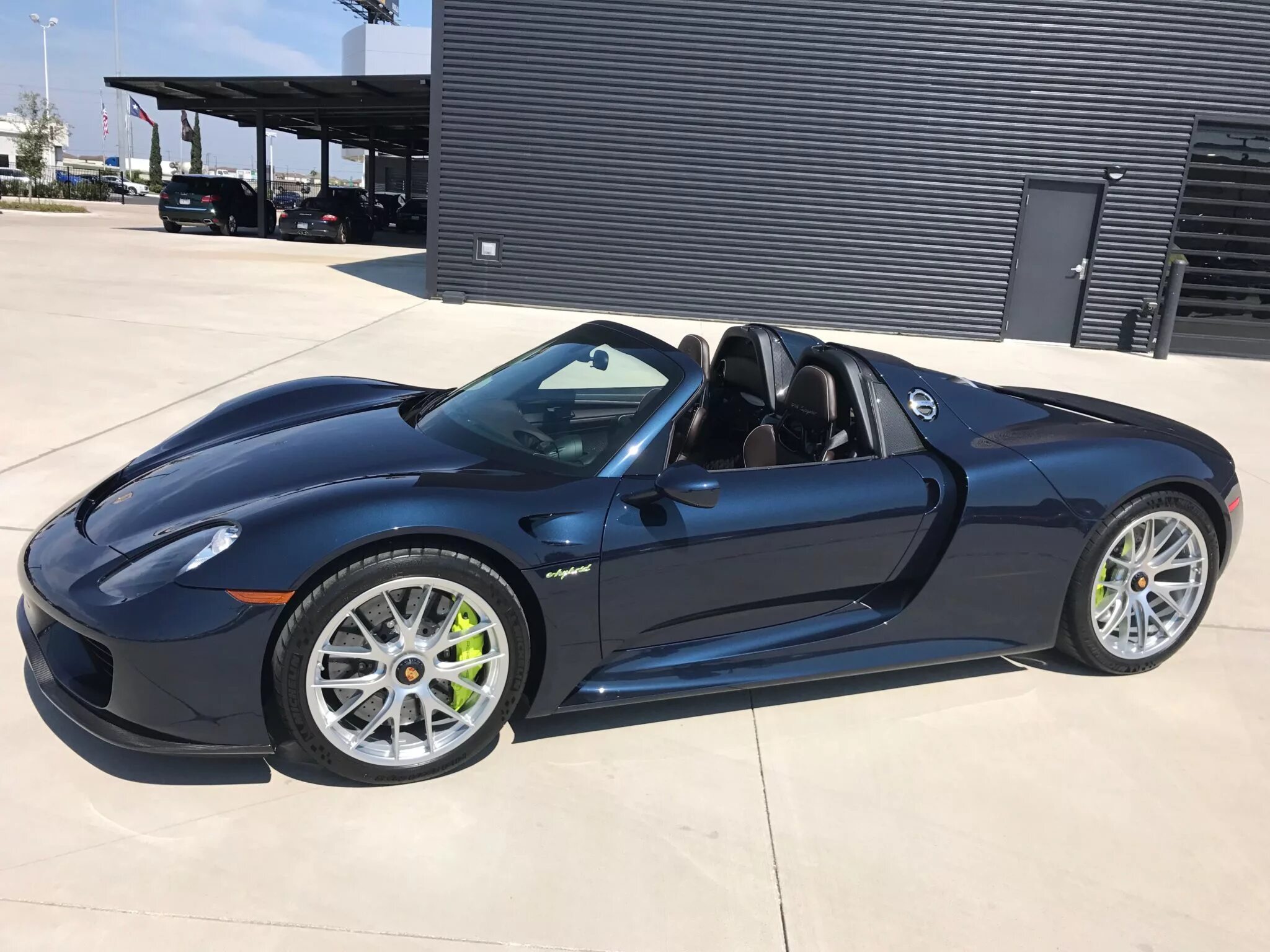 Порше 918 Спайдер. Porsche 918 Spyder Porsche, бордо. Порше Спайдер 918 2014. Порше 911 Спайдер.