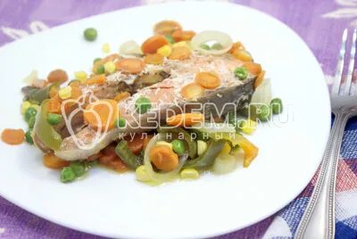Кижуч в духовке с овощами