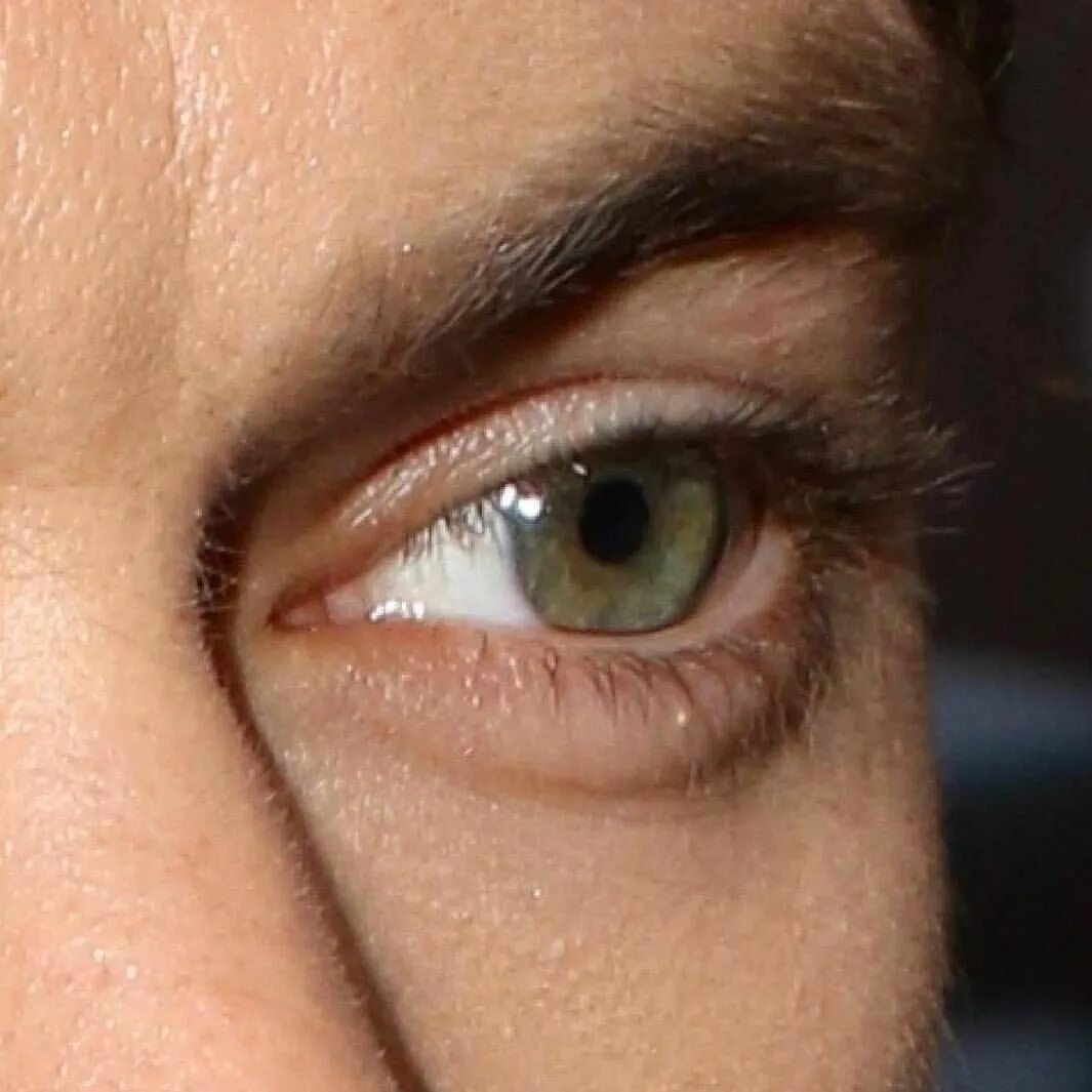 Сон глаз миллера. Глаза мужские. Зеленые глаза мужские. Мужские глаза Эстетика. Красивые мужские глаза Эстетика.