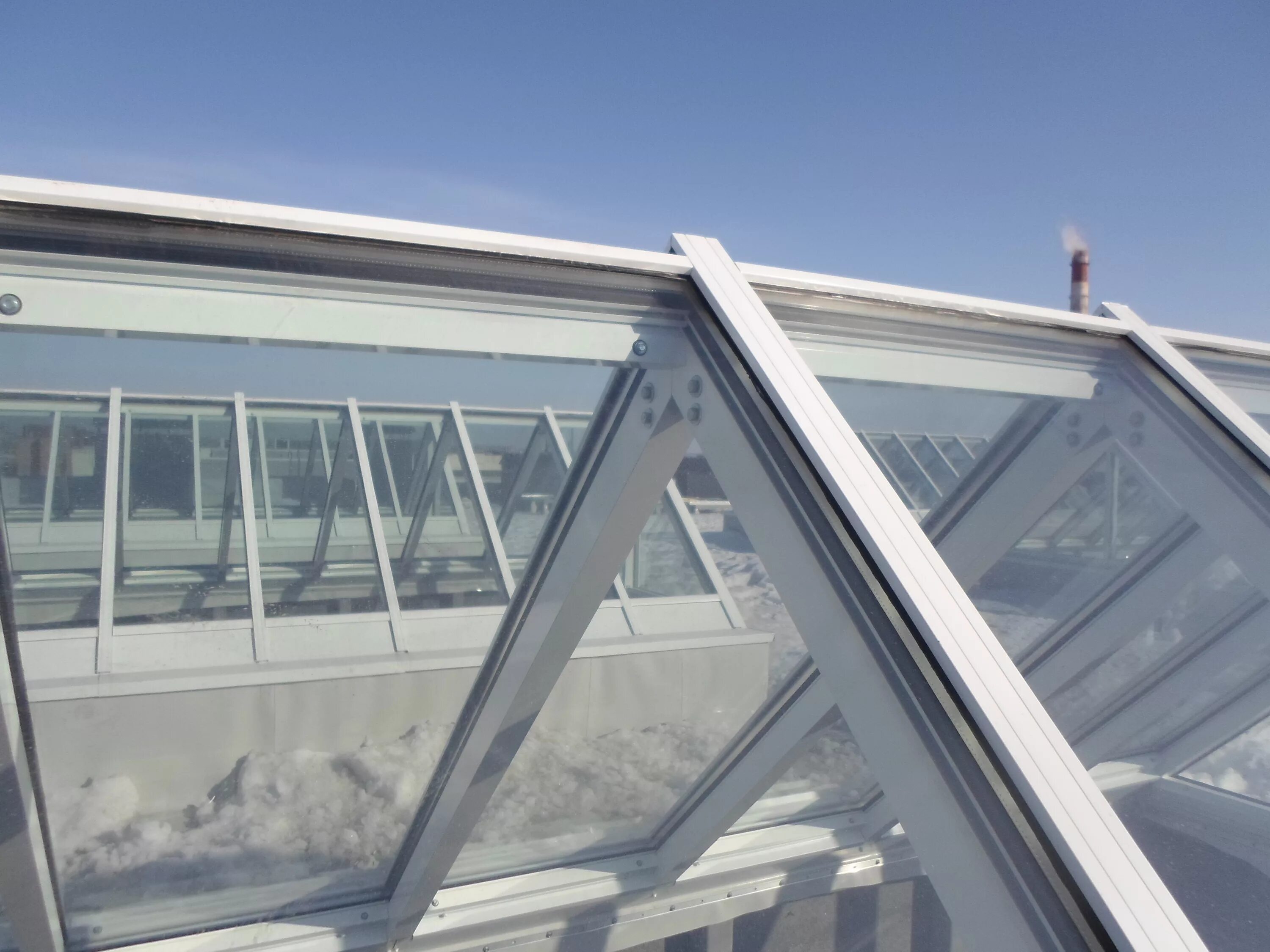 зенитный фонарь schuco. кровля из стекла. палаццо остекление террасы. зенитные фонари 6000х1000. кровельное остекление.