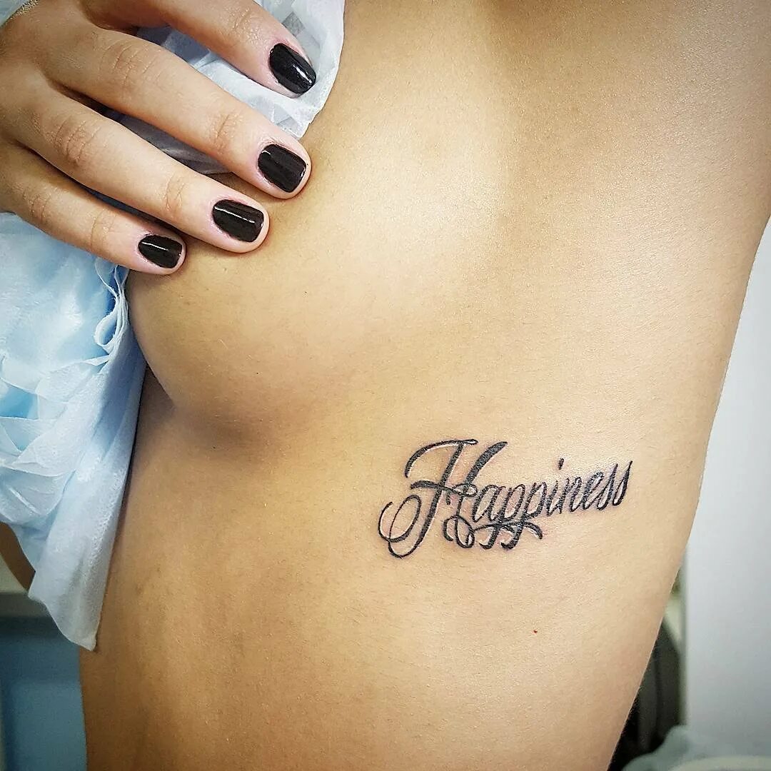 Тату ключница надпись. Наколки с надписями для девушек. Тату надписи. Фото женских тату надписи. Фото женских тату надписи.