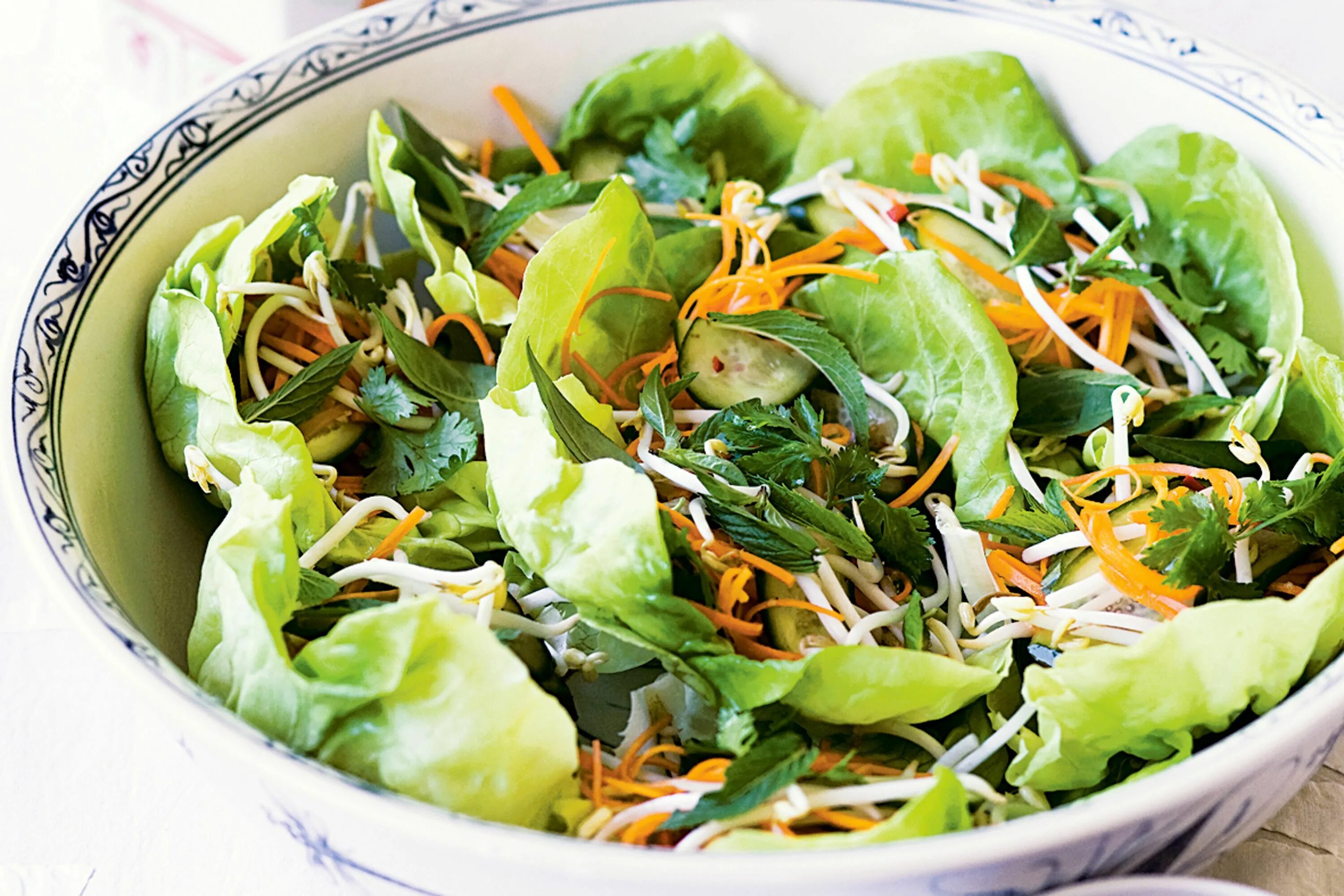 Рецепт заправки для салата из овощей. Салат овощной «Мономах». Салат с маслом растительным. Овощные салаты для похудения. Салат овощной с маслом.