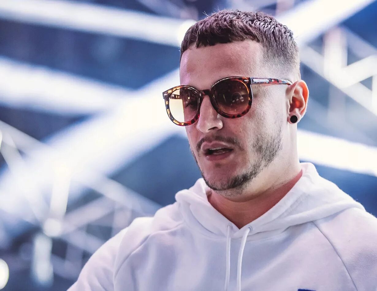 DJ Snake. DJ Snake 2022. Уильям Григасин. DJ Snake 2023. Away filatov