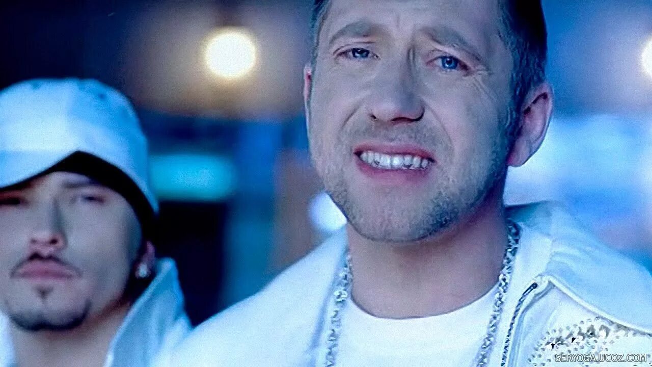 песня клип серега. серега кружим 2009. сацура серега макс лоренс. песня клип серега. клип чики серега актеры.