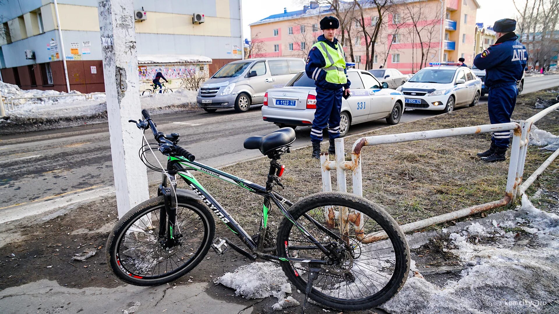 Велосипедистки Кирова. Сбили велосипедиста Киров на кирпичке. Сбили велосипедиста сегодня в СПБ. На крестовском острове сбили велосипедиста