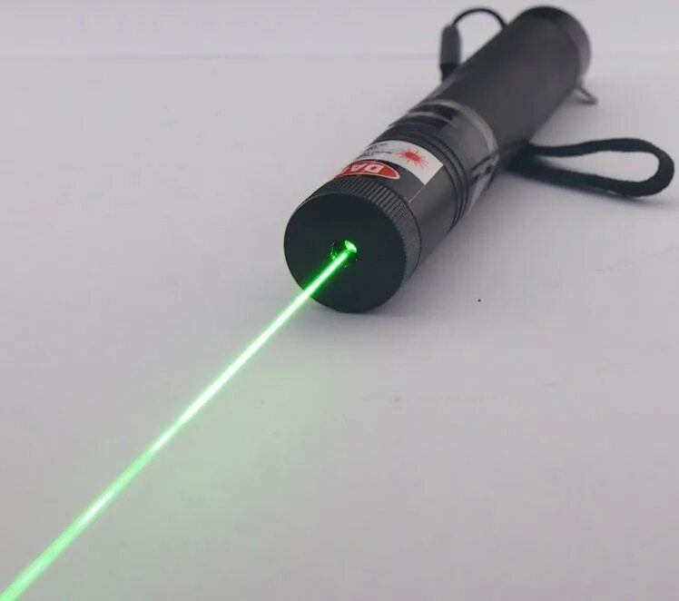 Фонарик луч света. Зеленая лазерная указка Green Laser Pointer. Зелёная лазерная указка 303 5000mw (Green Laser Pointer). Лазерная указка зеленая 100 м Луч. Мощная лазерная указка зеленый Луч 303.