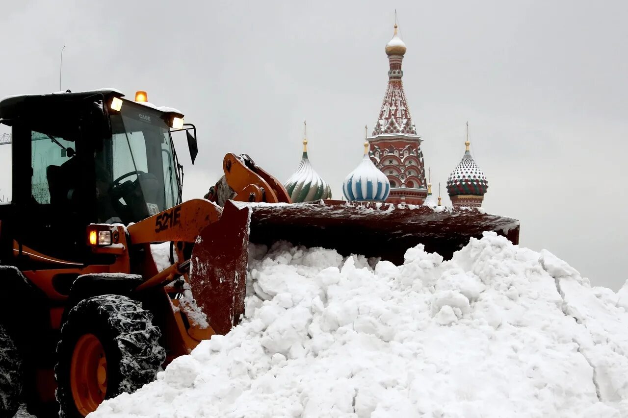 Снегопад. Снегопад в Москве. Сильный снегопад в Москве. Сугробы в Москве.