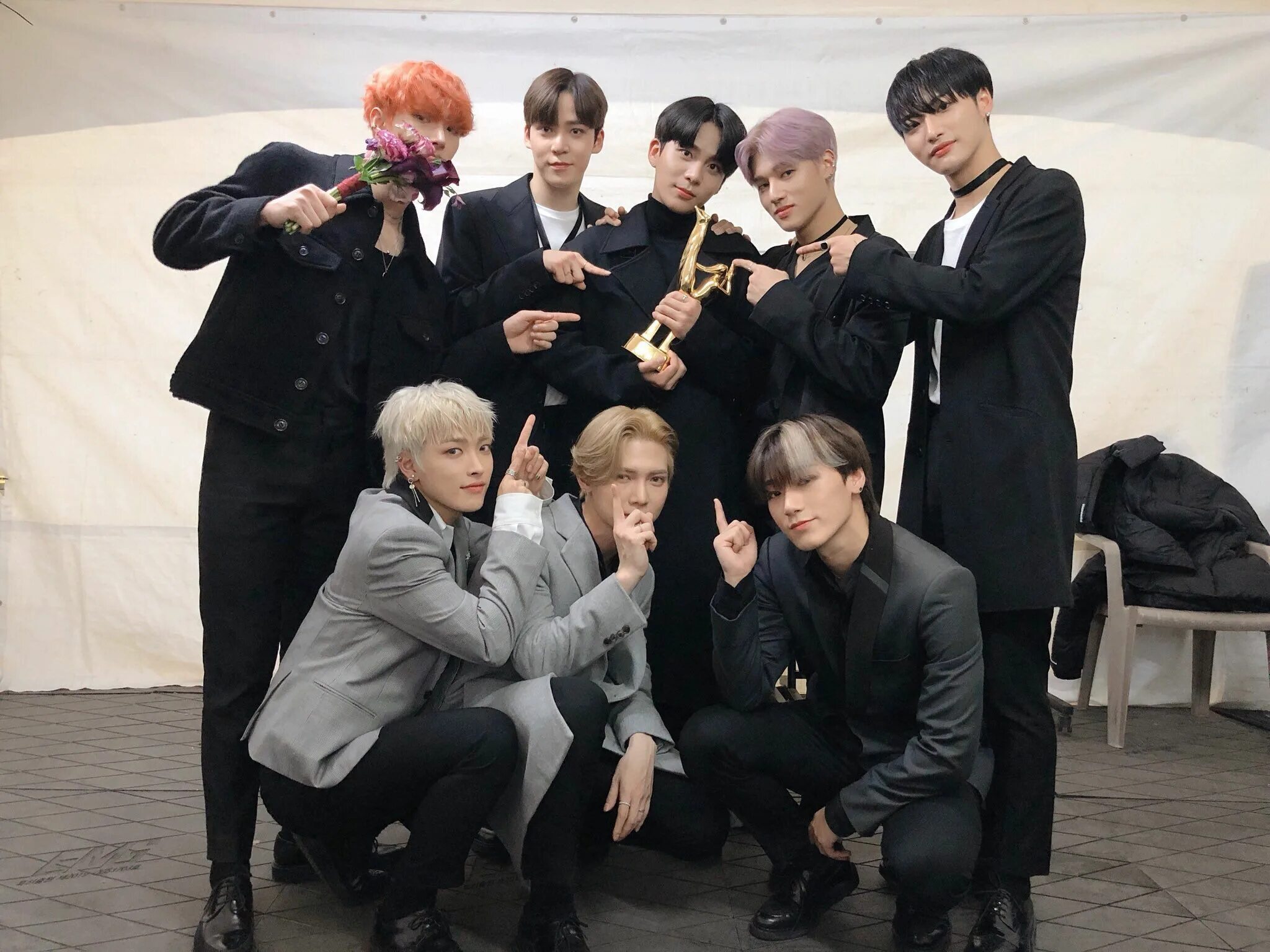 Ateez crescent part 2. Группа ateez 2025. группа ateez 2025. группа ateez чонхо. группа ateez 2025.