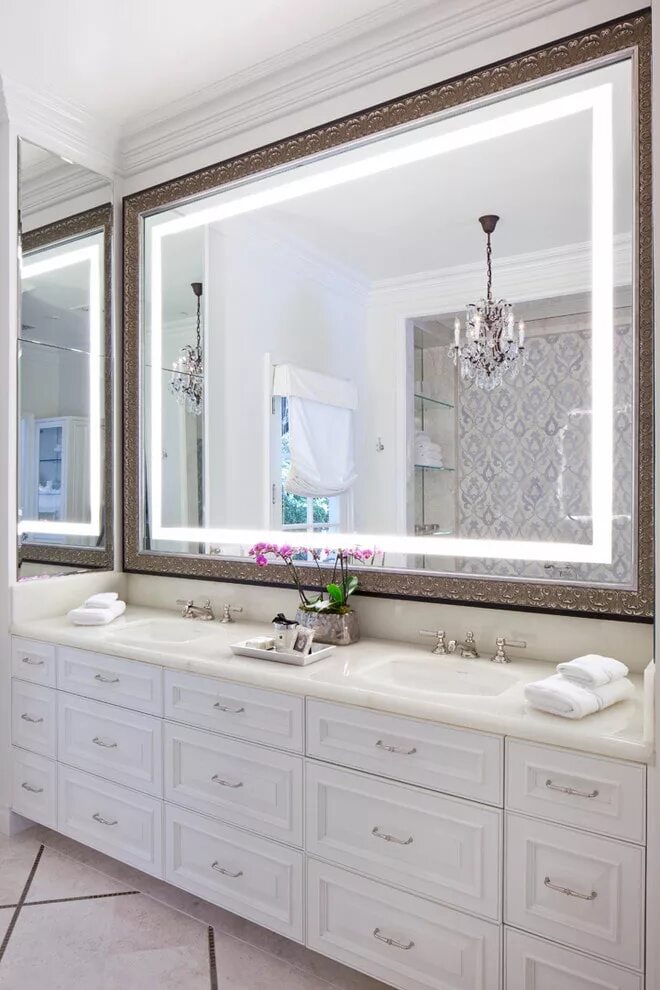 Зеркала в ванную белые. Зеркало в ванную. Большое зеркало в ванной комнате. Зеркало в раме в ванную комнату. Красивые зеркала в ванную комнату.
