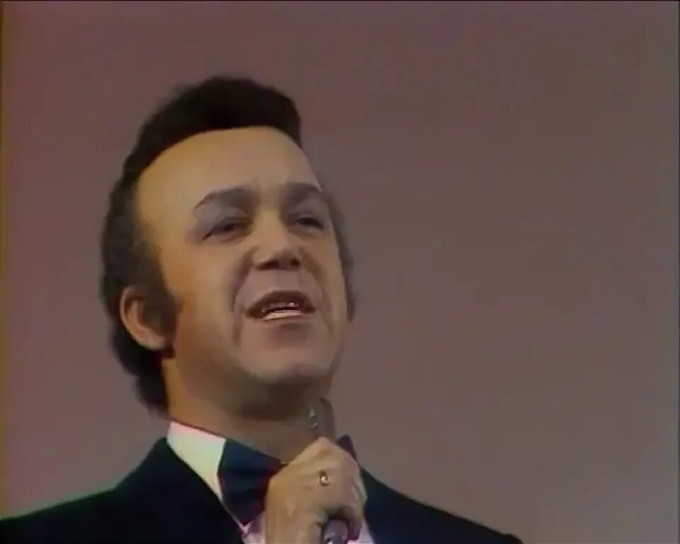 Песня о далёкой родине иосиф кобзон. Иосиф кобзон где то далеко. Иосиф кобзон где то далеко. Иосиф кобзон где то далеко. Иосиф кобзон где то далеко.