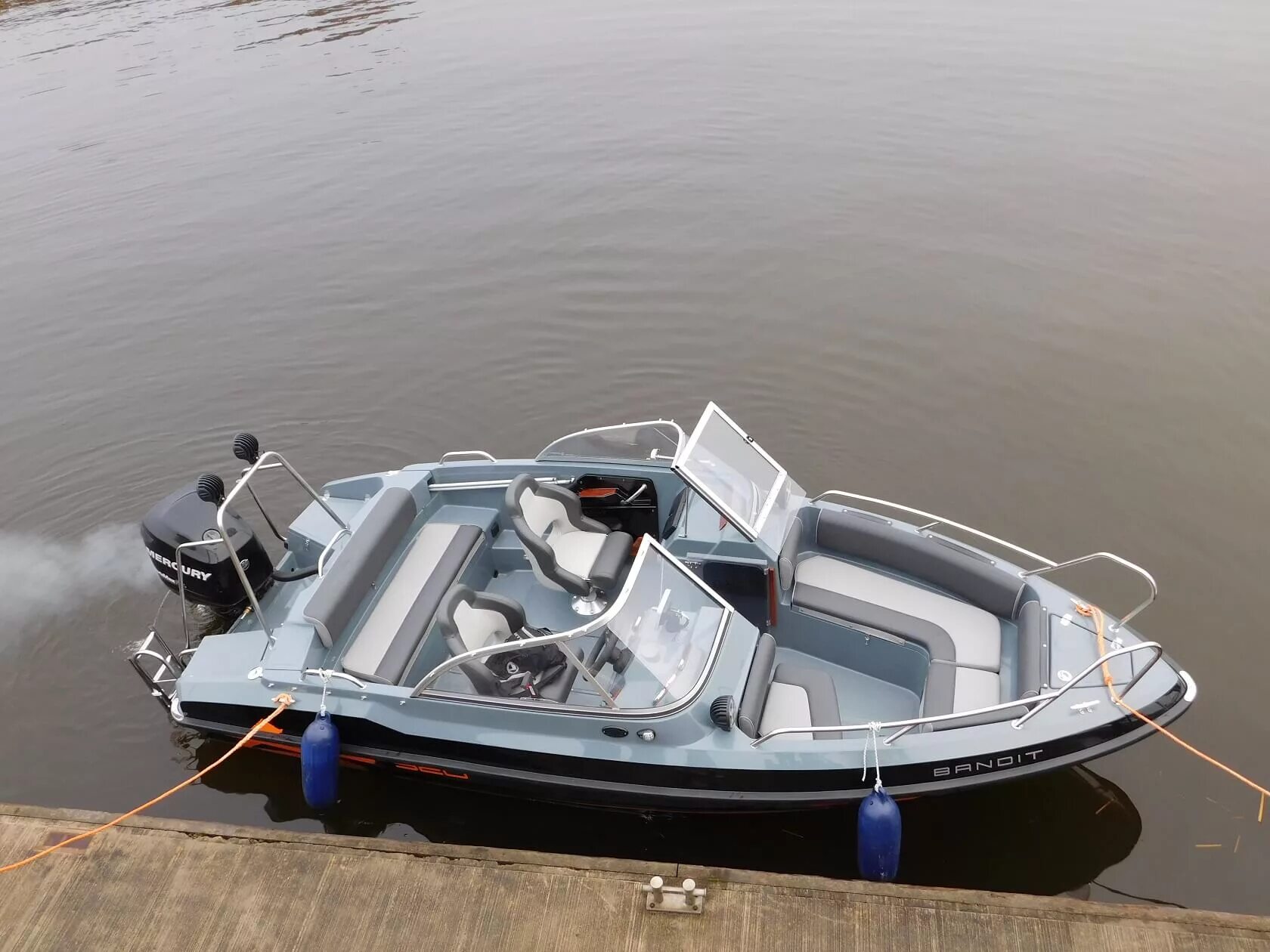 Лодка виза легант 350. Стеклопластиковая лодка navigator 390. Лодка афалина 360 люкс. Катер пластик. Катер стеклопластиковый 470.