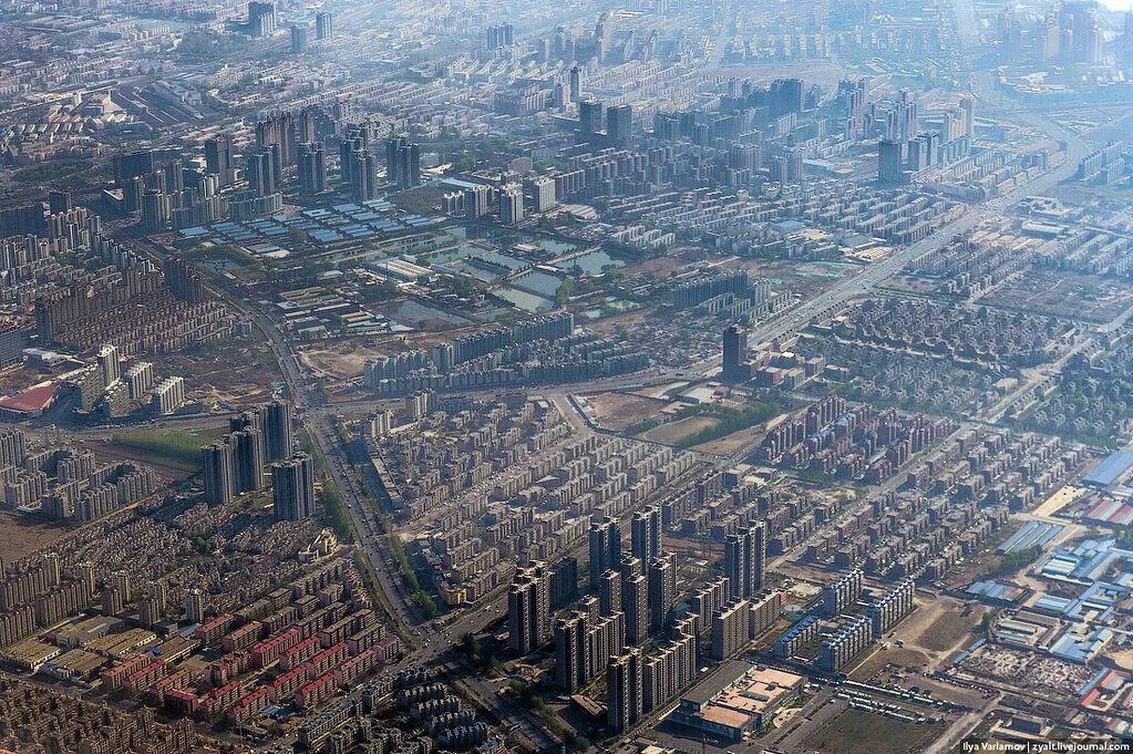 Китай самая большая площадь. Чунцин Китай с птичьего полета. Чунцин город в Китае с высоты птичьего полета. Пекин с высоты птичьего полета. Китай Пекин застройка.